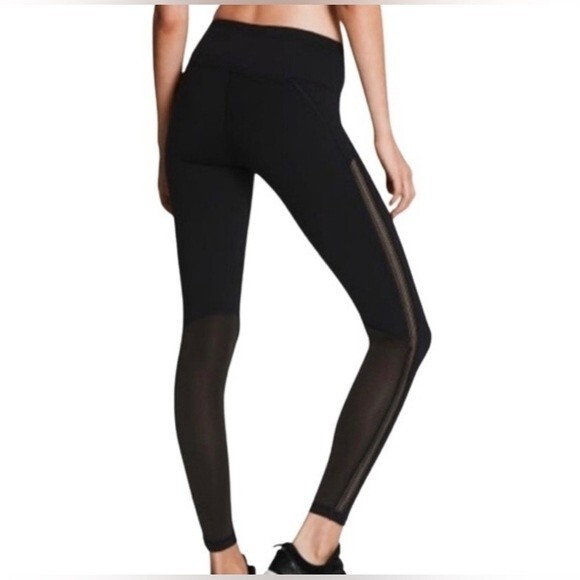 Victoria’s Secret Black Full Length Side Mesh Detail Leggings Size Small - Picture 1 of 8